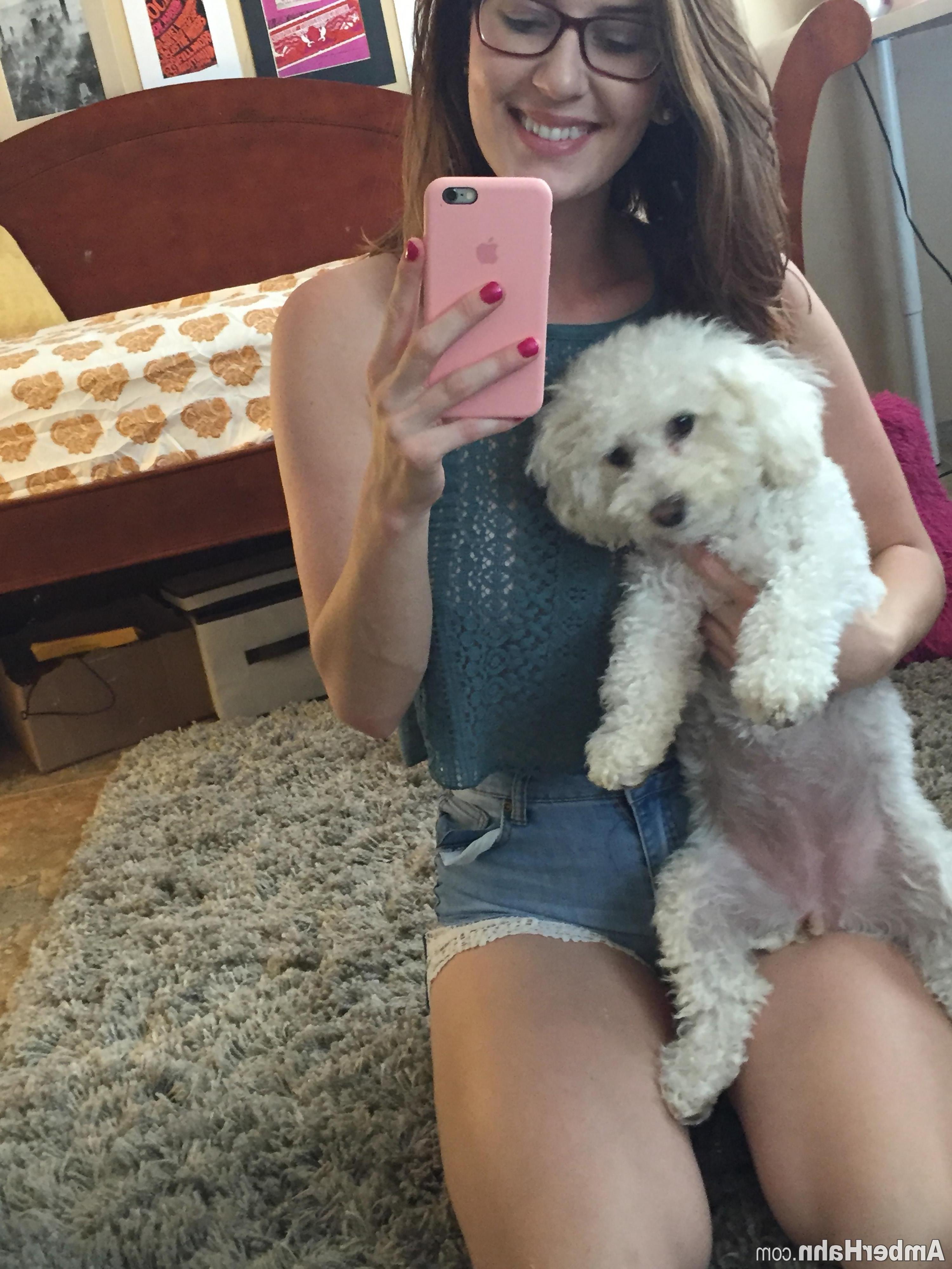 15P Amber Hahn takes some hot nude selfies at home
