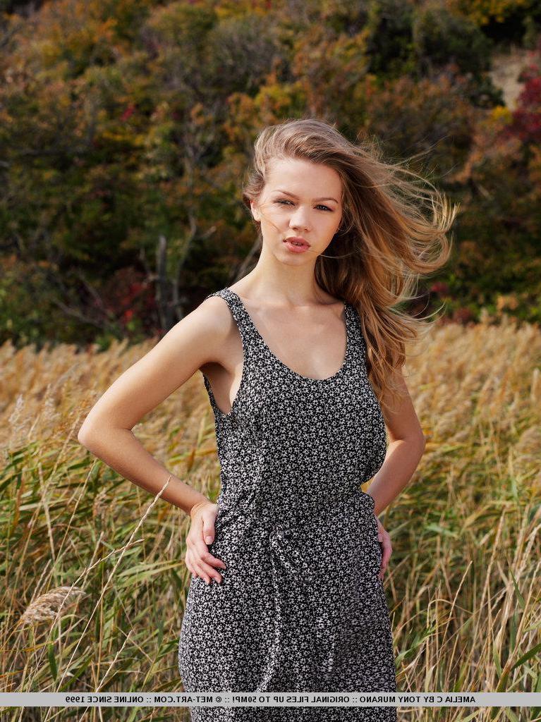 18P Pictures of hot teen Amelia C showing her incredible naked body outside