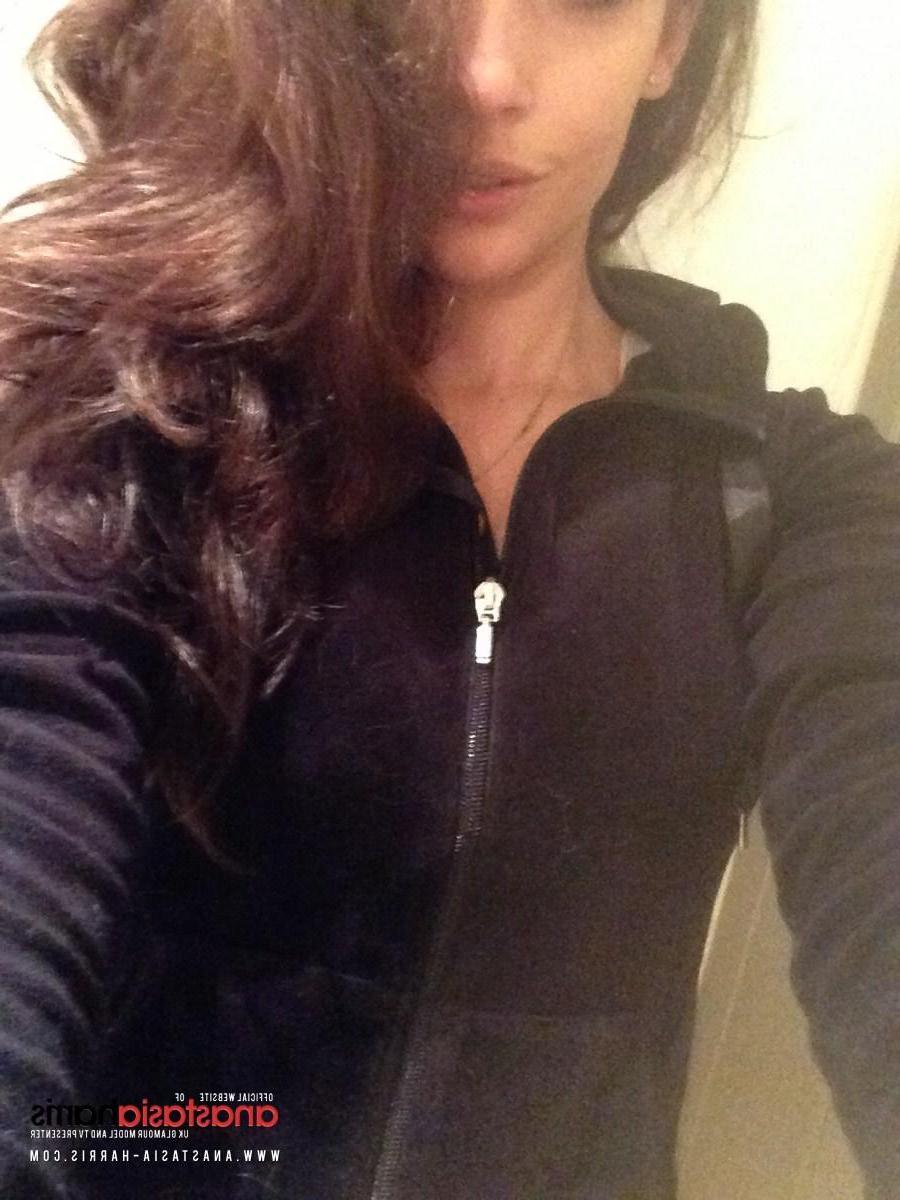 12P Anastasia Harris is off to the gym and off with her clothes