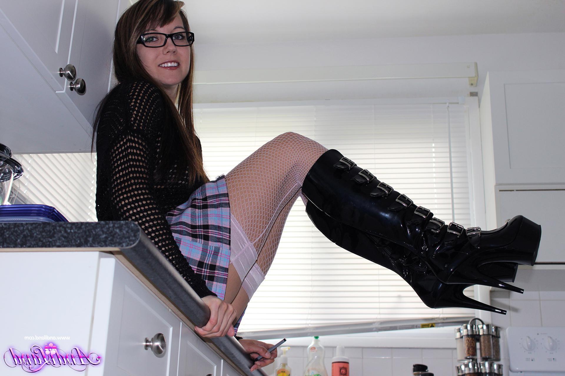 15P Hot coed Andi Land wants to be your sexy alt babe
