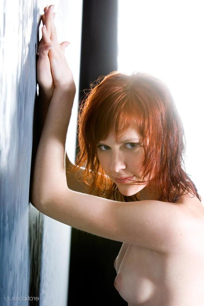16P Redhead hottie Anelie A exposes her sexy nude body