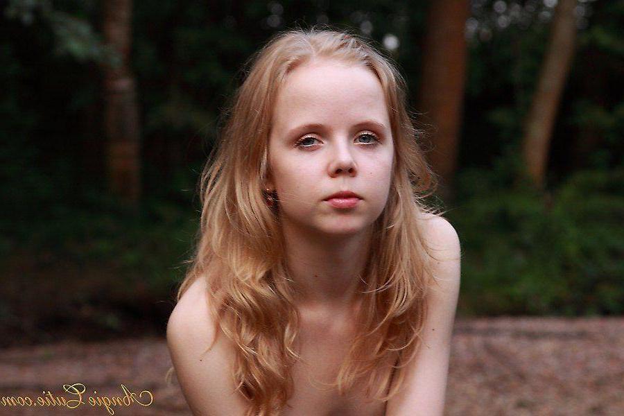 20P Pictures of teen star Angie Cutie getting naked and wet