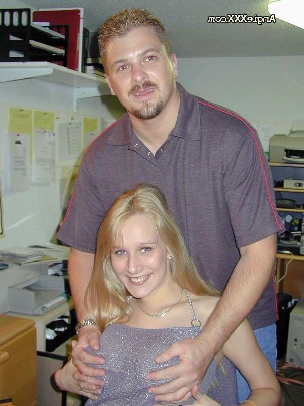 15P Pictures of teen porn girl Angie XXX having fun with her friends