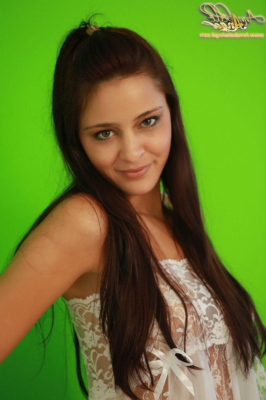 15P Pictures of teen Annabelle Angel dressed up for some wild sex