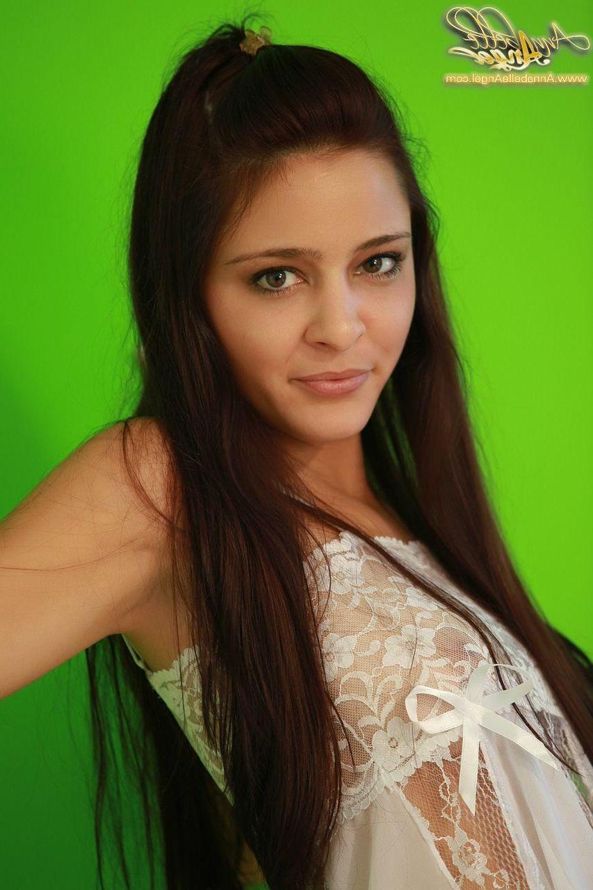 15P Pictures of teen Annabelle Angel dressed up for some wild sex