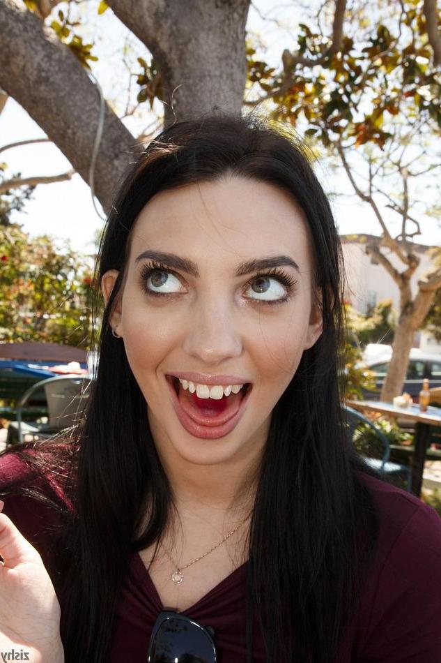 8P Pretty coed Araya Acosta has some fun in public