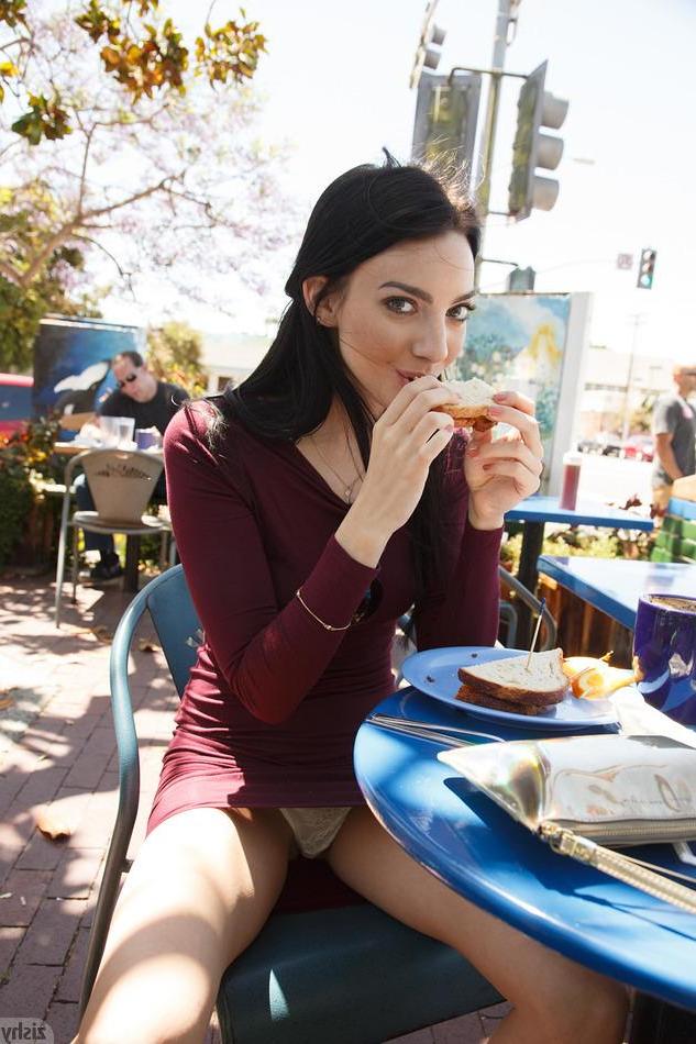 8P Pretty coed Araya Acosta has some fun in public