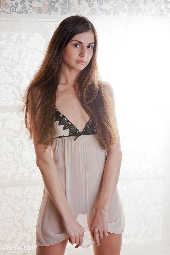 16P Brunette teen Astrud A strips down to her black heels in "Melhoa"
