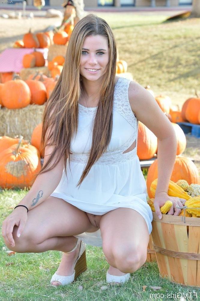 16P Cute coed Aveline shows you what she was up to this past fall