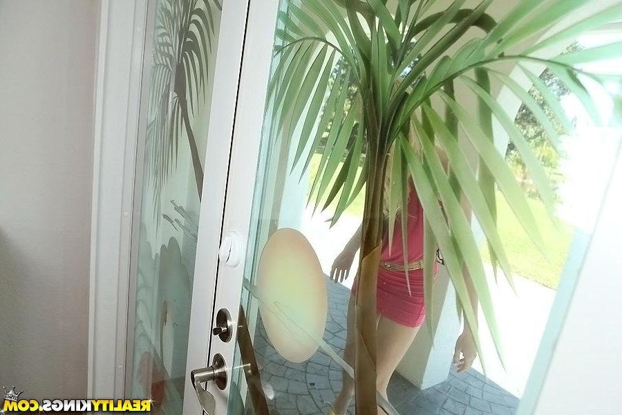 20P Blonde teen Bailey Bradshaw stops by for a hot cum fiesta
