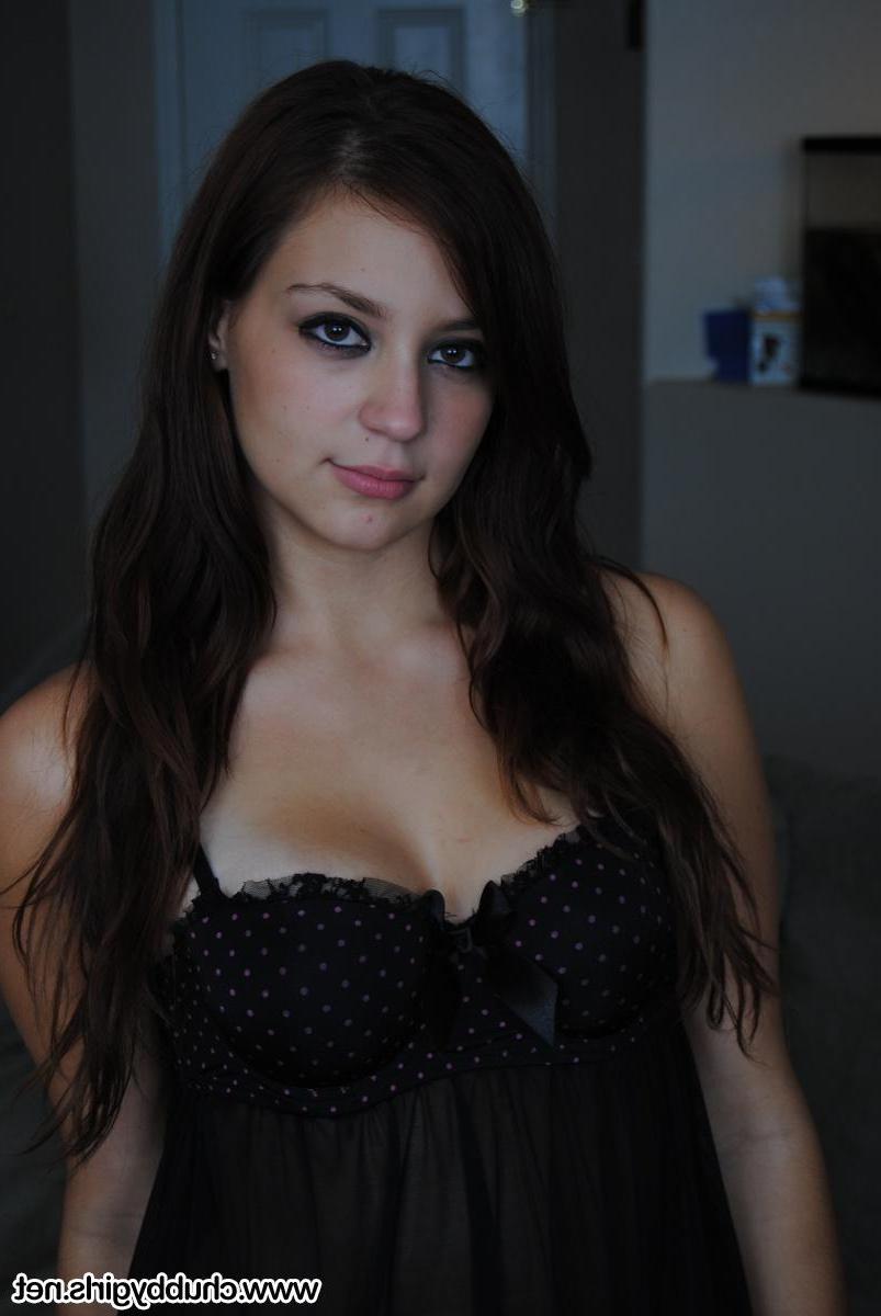 16P Busty hottie Samantha dresses up for you in hot black lingerie