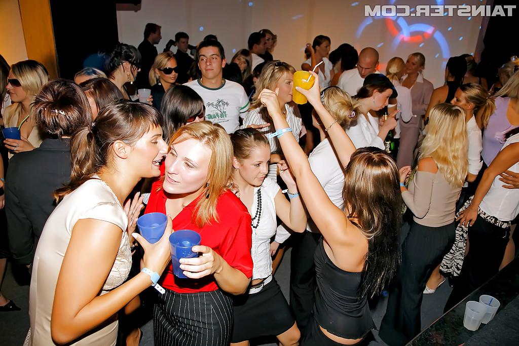 16P Flirtatious MILFs spend some good time at the party in the night club