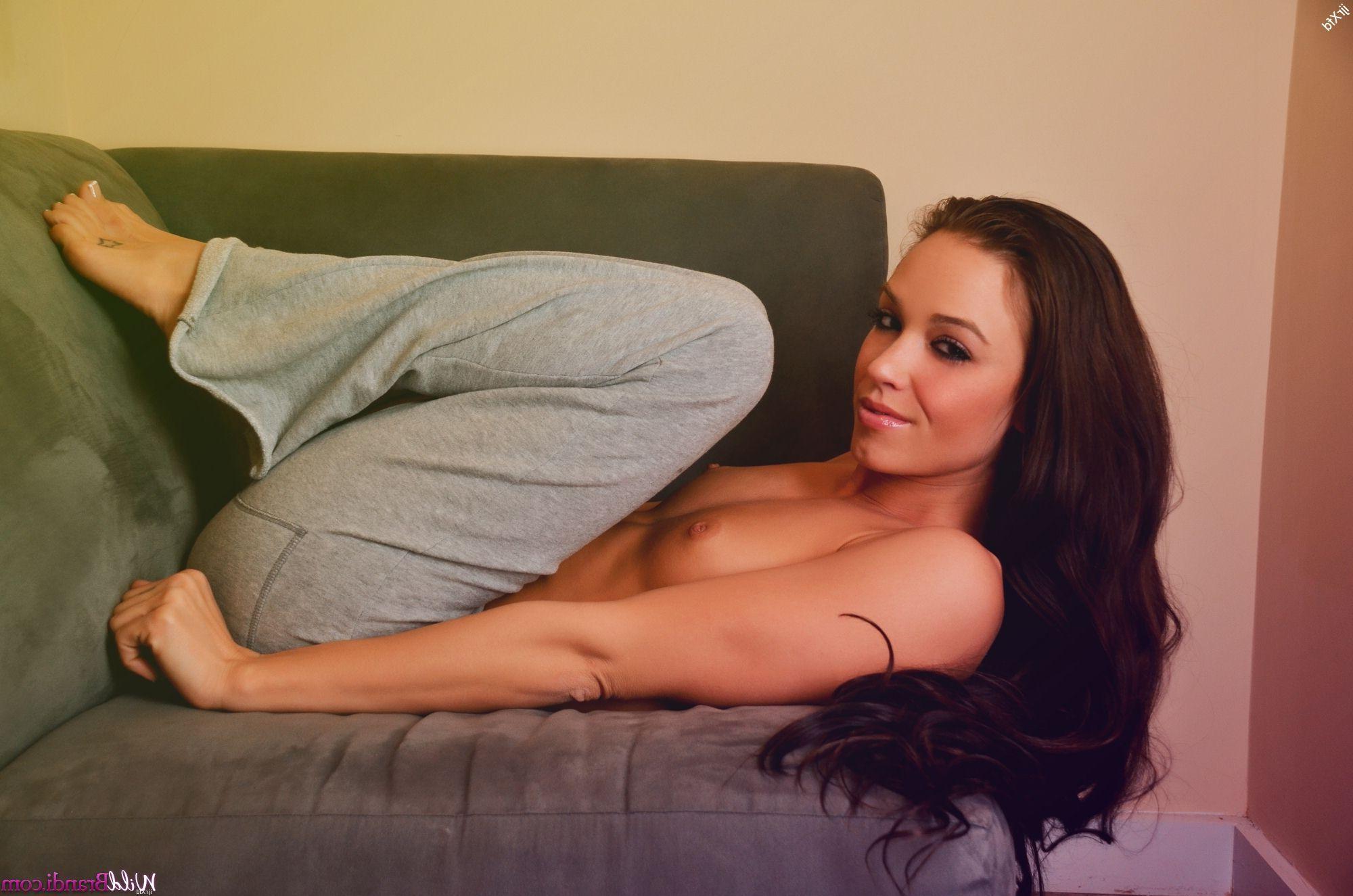 15P Hot girl Wild Brandi wants you to relax with her