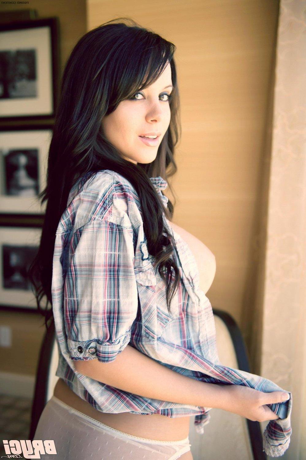 15P Pictures of Bryci masturbating in your shirt