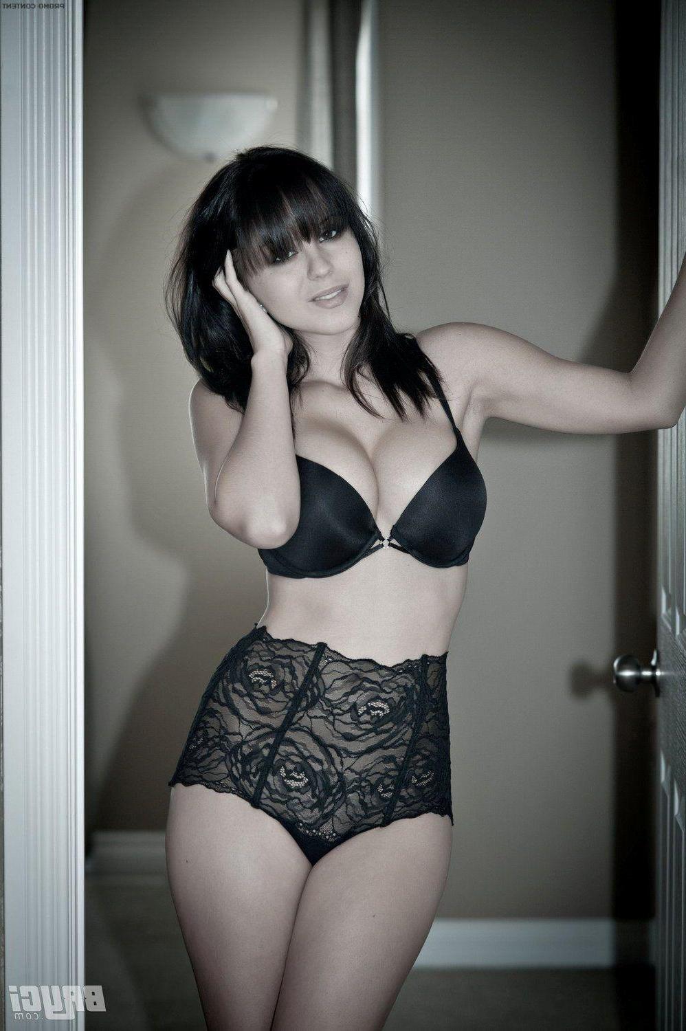 15P Pictures of Bryci nude in black and white