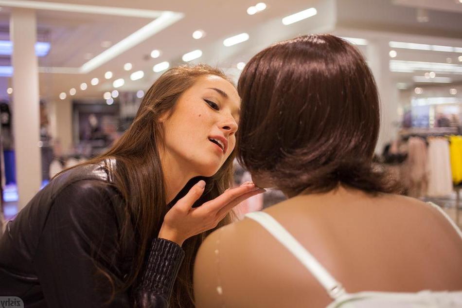 8P Amateur coed Carlee Delima has some fun in public