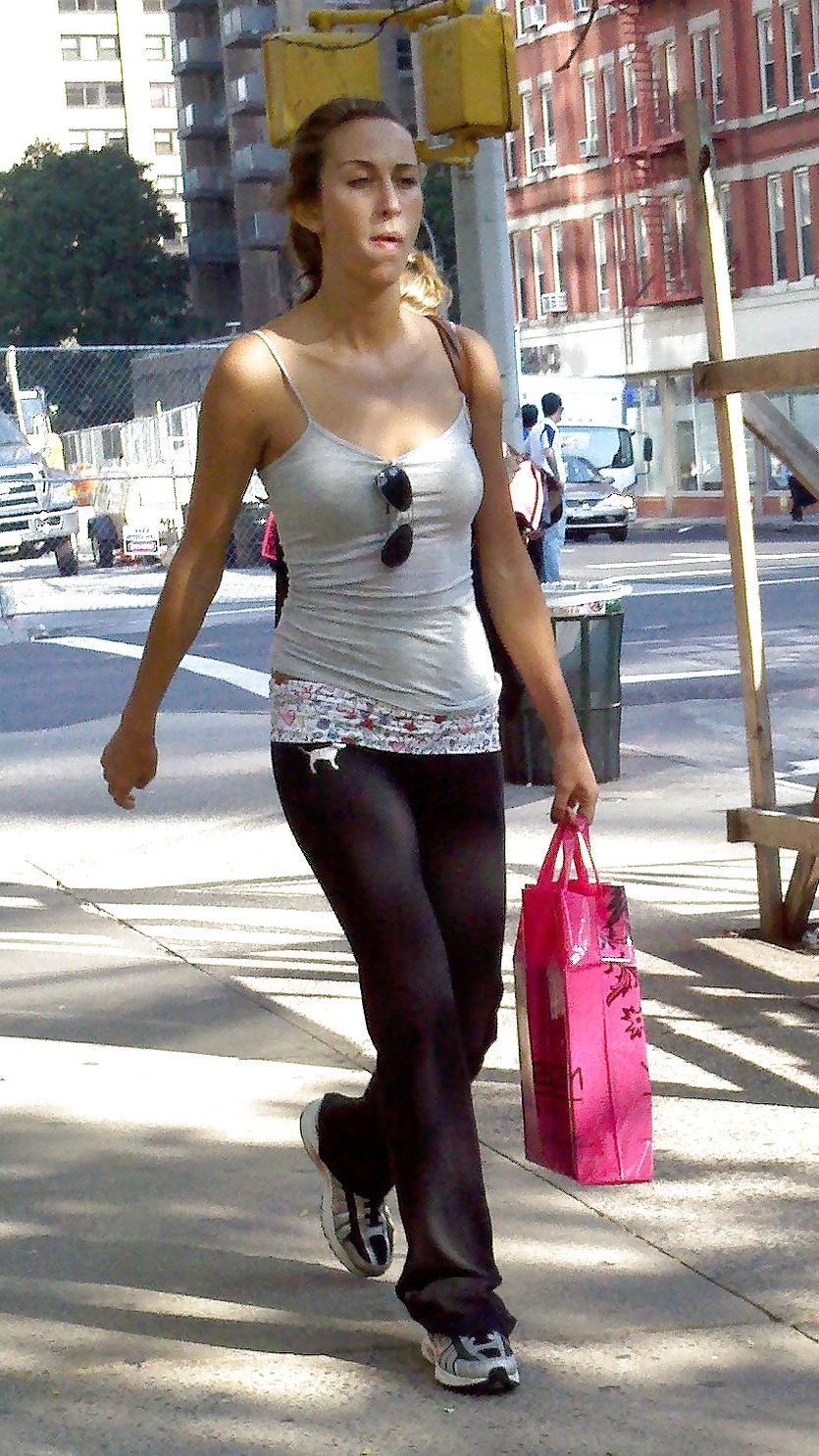 5P New York Bus Girls 2
