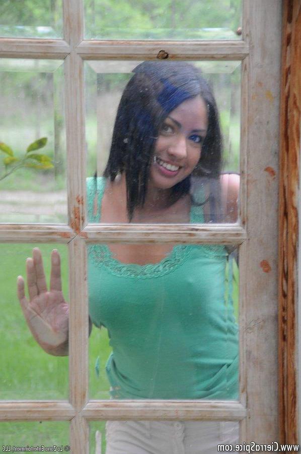 15P Pictures of teen cutie Cierra Spice exposing her tits outside