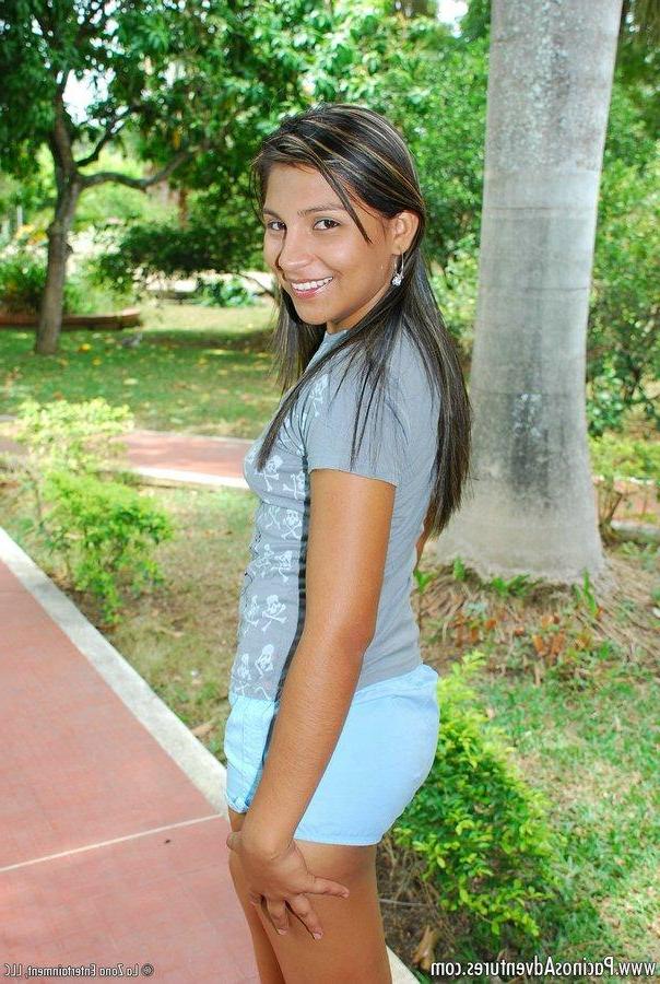 15P Pictures of latina girl Cindy masturbating with a vibrator outside