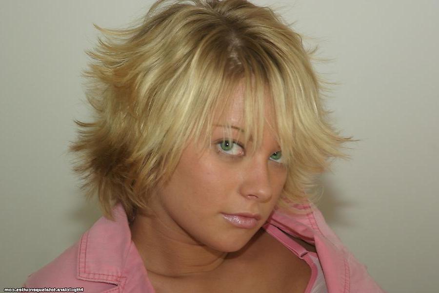 20P Pictures of teen chick Clara Cutie showing you what's up her skirt