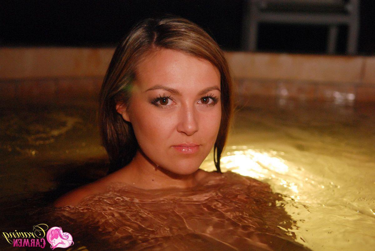 20P Pictures of Craving Carmen getting all wet for you