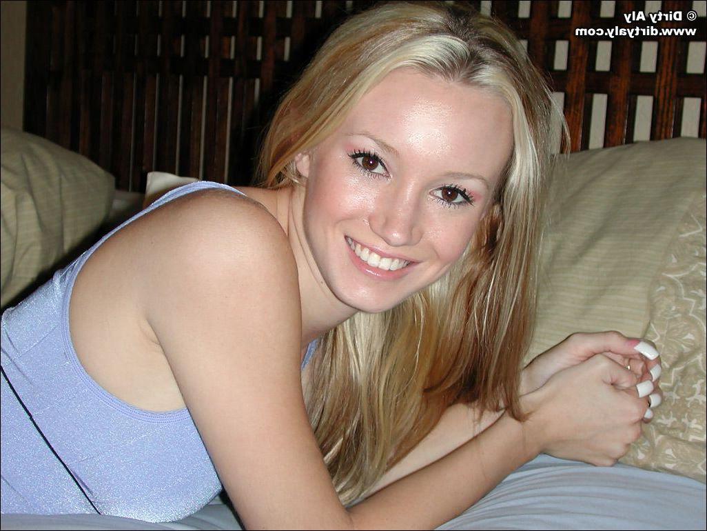 20P Pictures of teen Dirty Aly stripping because she needs sex