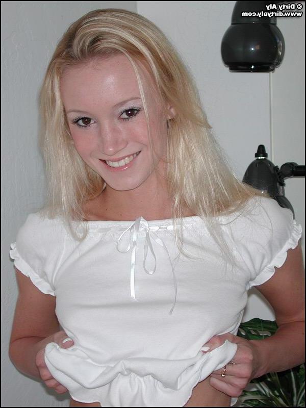20P Pictures of Dirty Aly stripping naked for you