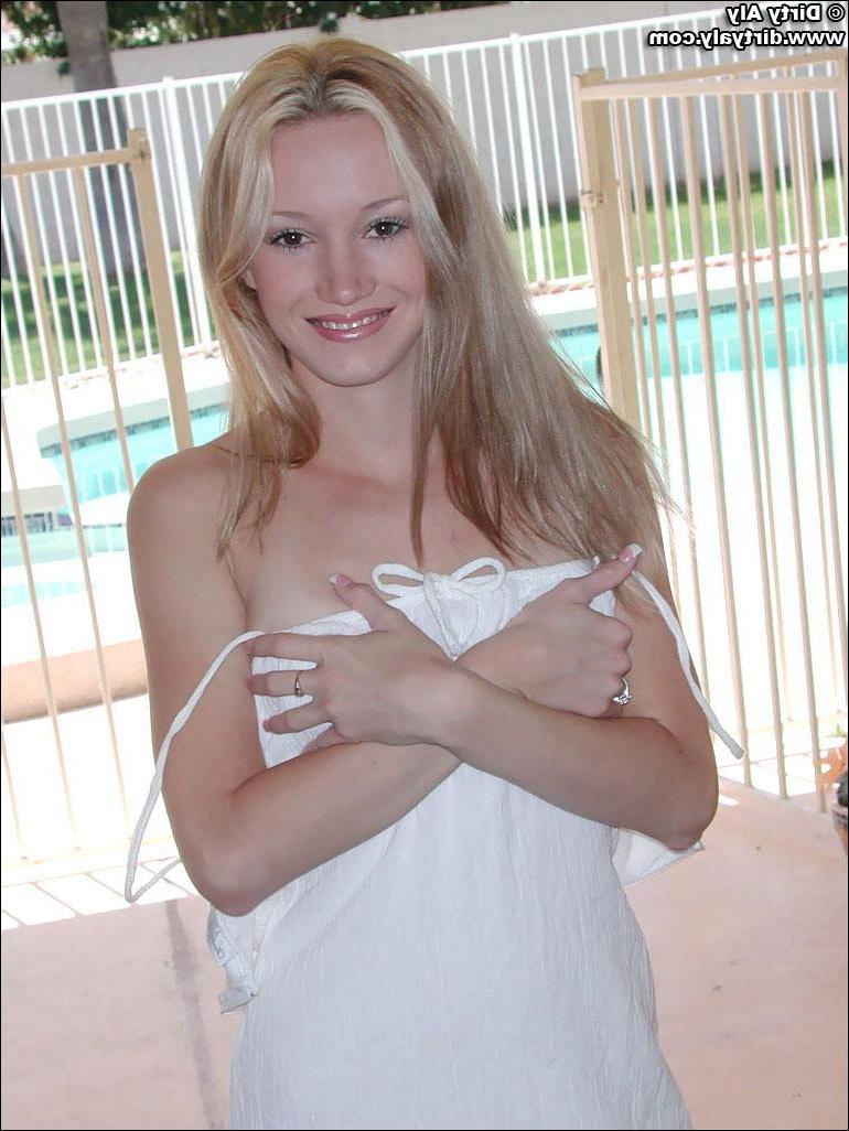 20P Pictures of Dirty Aly with all her clothes off