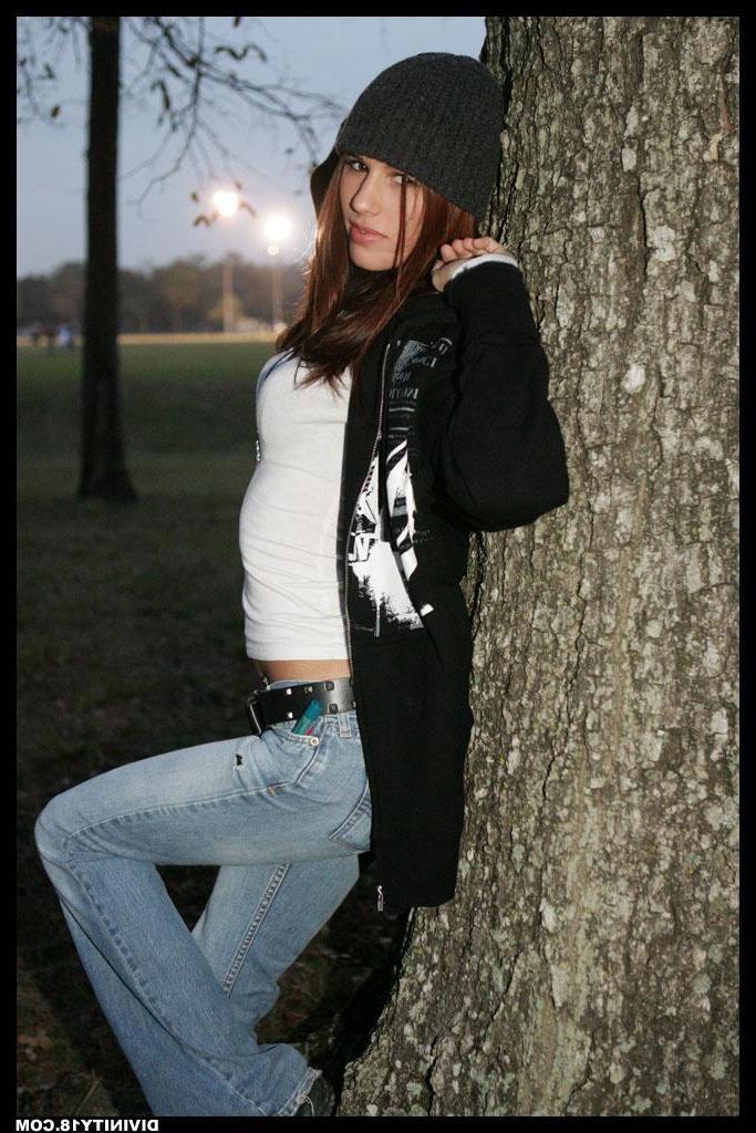 20P Pictures of Divinity 18 pulling down her jeans outside
