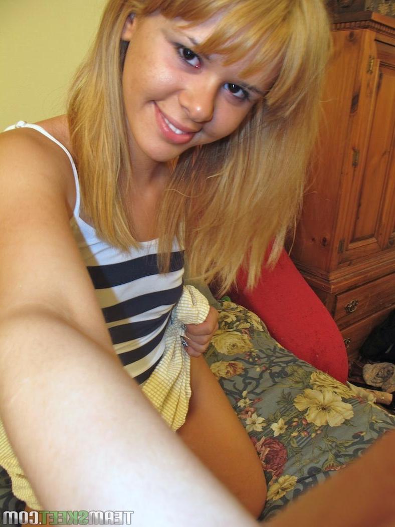 11P Blonde coed Elizabeth Bentley does her first porn shoot