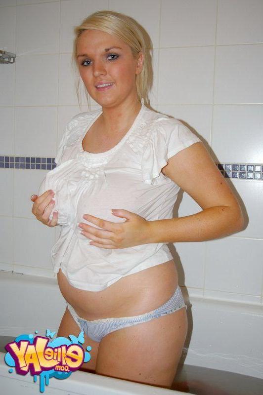 14P Pictures of teen cutie Ellie Jay getting all wet for you