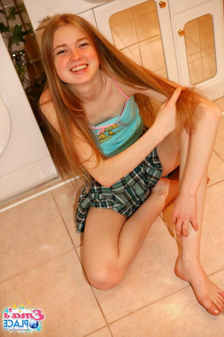 15P Pictures of teen amateur Ema's Place ready to go back to school