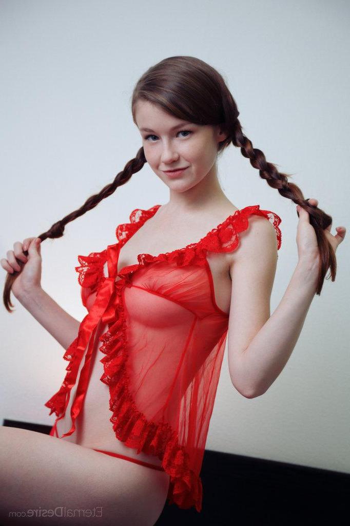 16P Eternal Desire presents RED SOCKS feat. Emily Bloom
