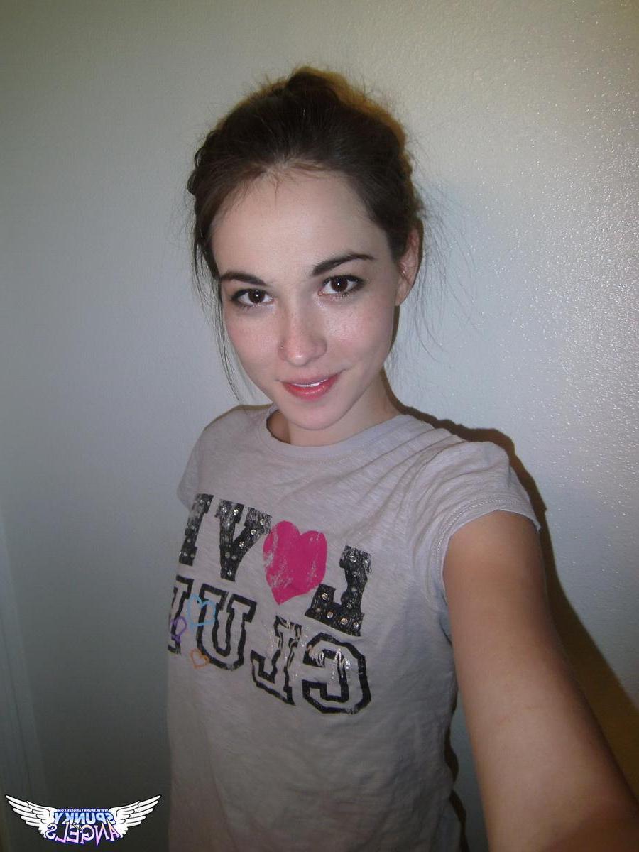 20P Petite coed Emily Grey lifts her college shirt and takes selfies