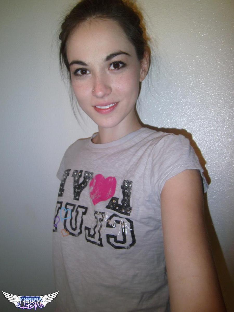 20P Petite coed Emily Grey lifts her college shirt and takes selfies