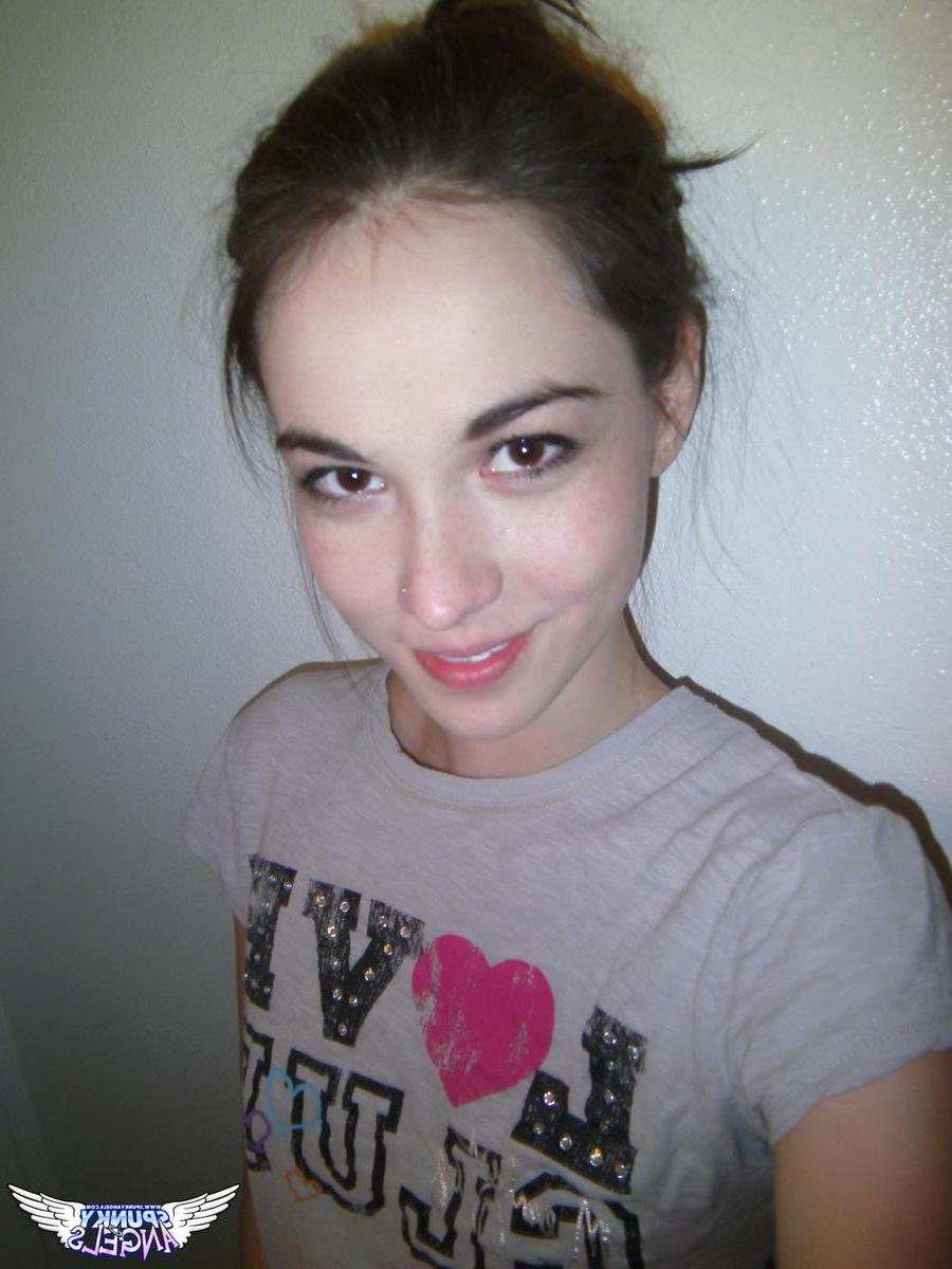 20P Petite coed Emily Grey lifts her college shirt and takes selfies