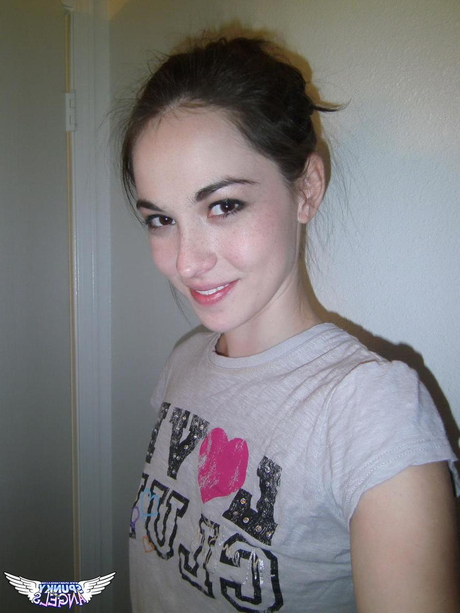 20P Petite coed Emily Grey lifts her college shirt and takes selfies