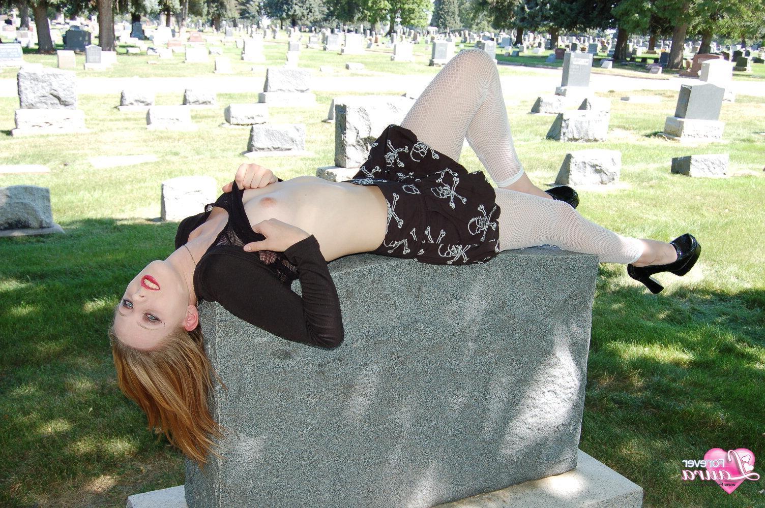 13P Hoit redhead teen Laura looking all gothy and getting maked in the graveyard
