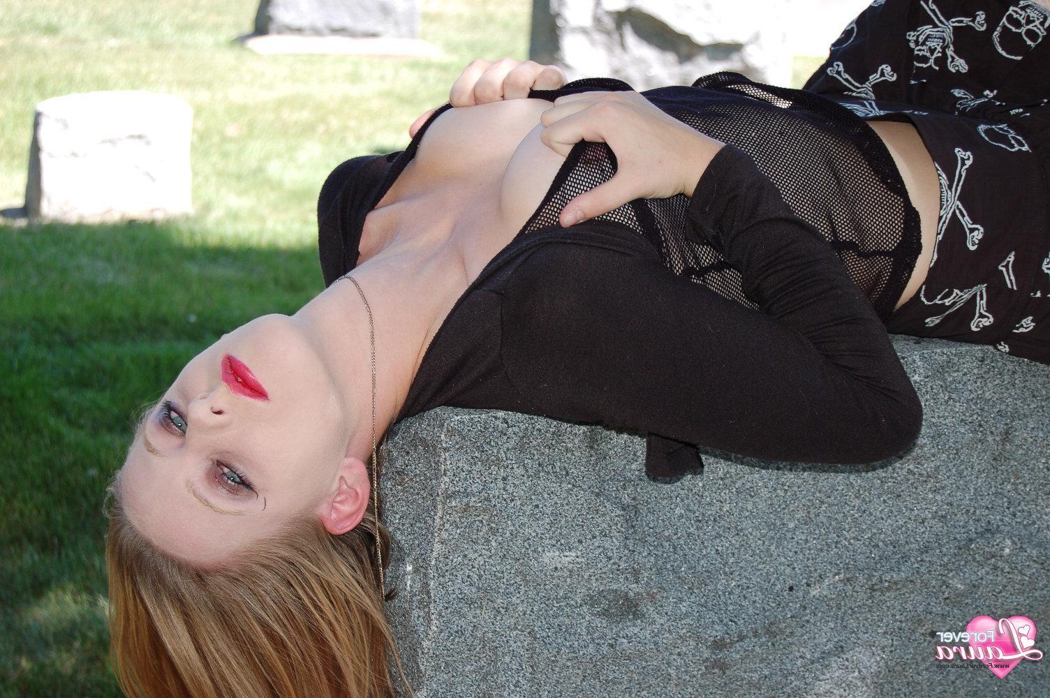 13P Hoit redhead teen Laura looking all gothy and getting maked in the graveyard