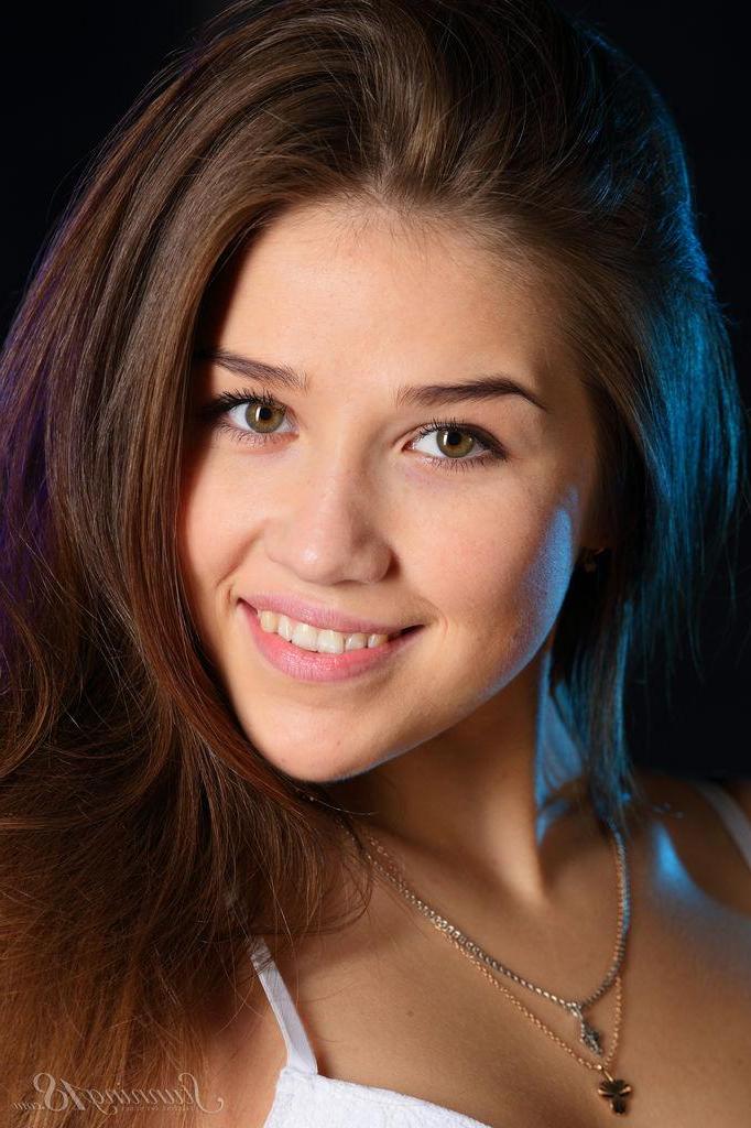 16P Pretty teen Foxy Salt strips naked and gets wet for you