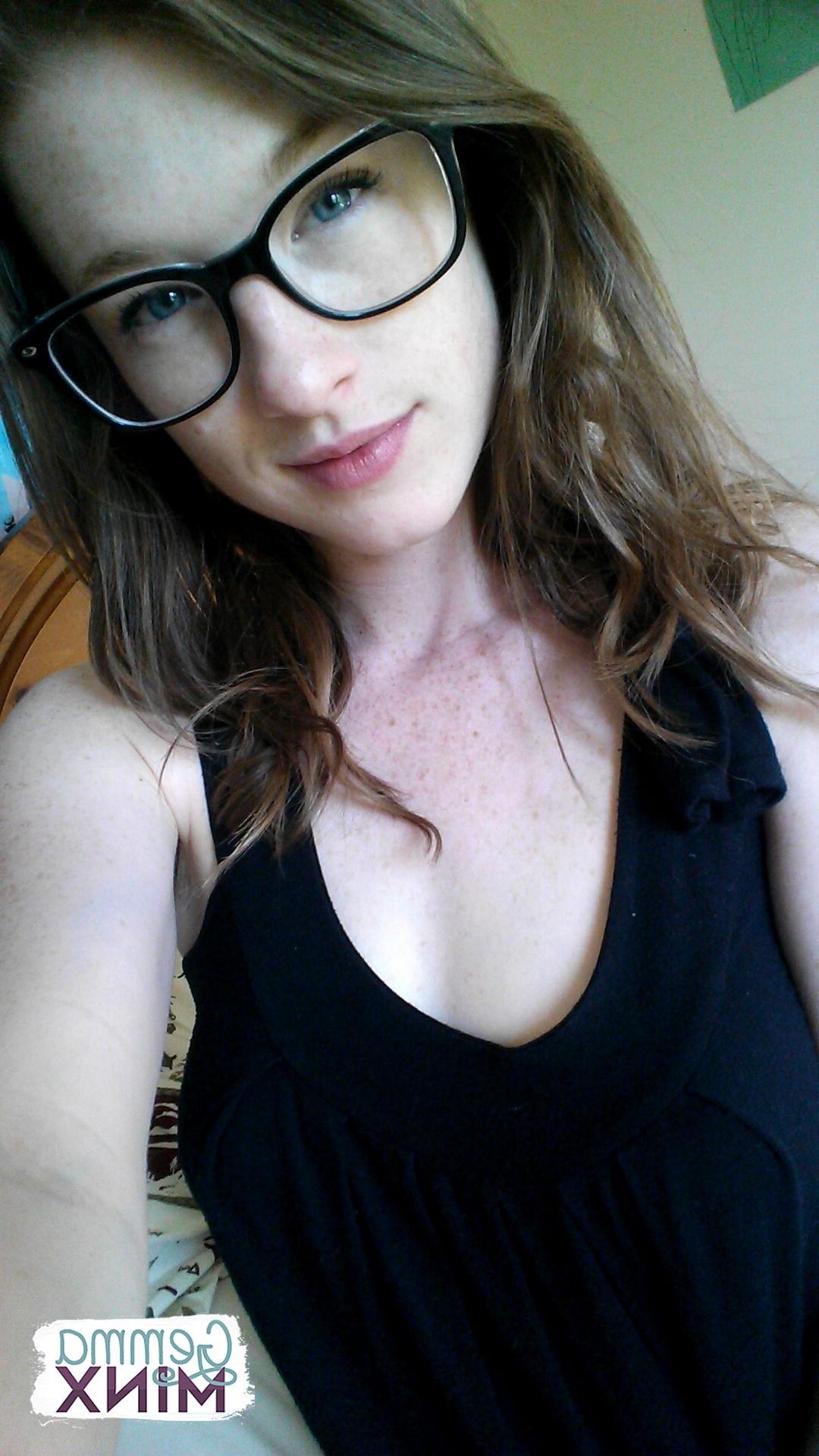 15P Hot teen Gemma Minx takes selfies with her phone