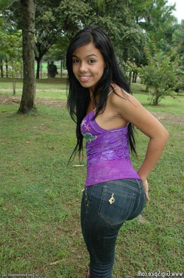 15P Pictures of teen cutie Gigi Spice teasing with her hotness