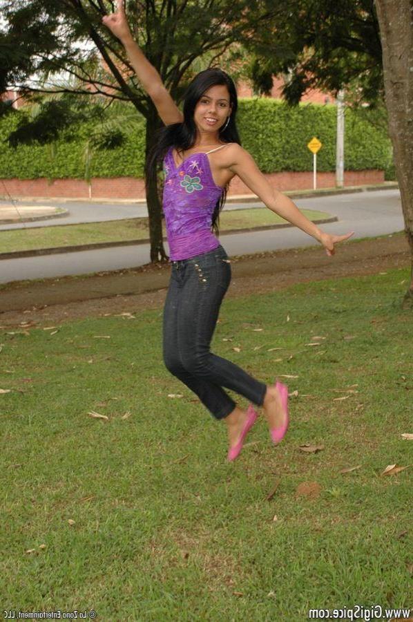 15P Pictures of teen cutie Gigi Spice teasing with her hotness