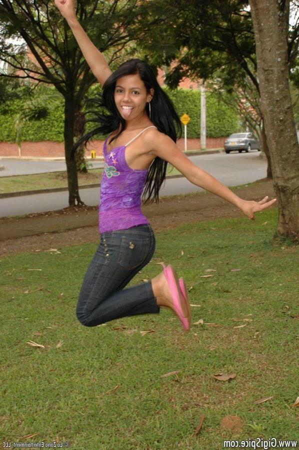 15P Pictures of teen cutie Gigi Spice teasing with her hotness