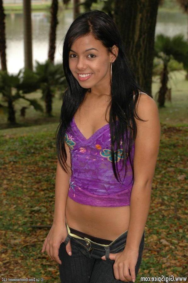 15P Pictures of teen cutie Gigi Spice teasing with her hotness