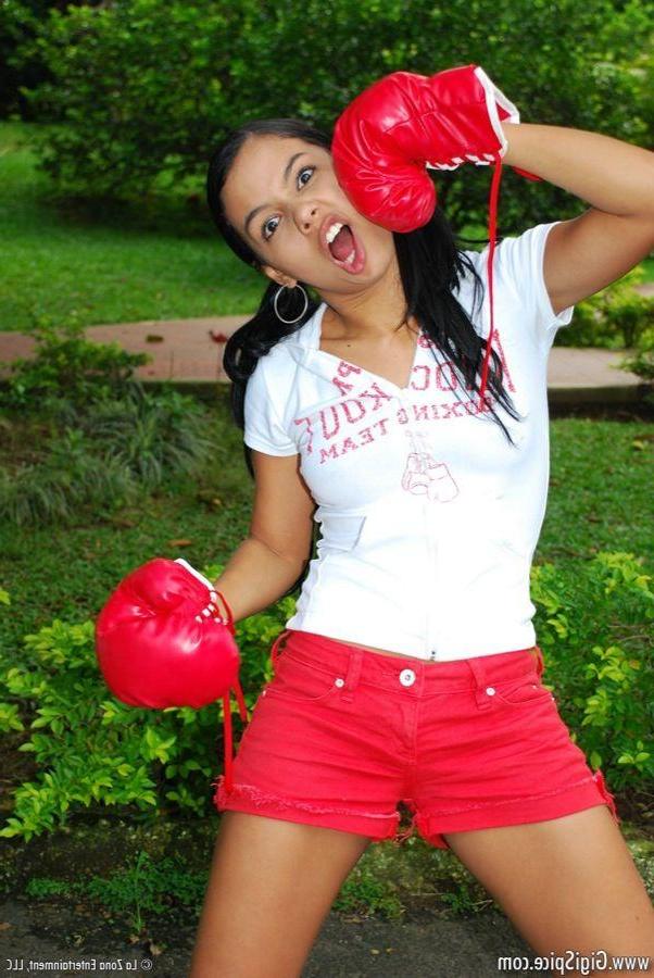 15P Pictures of teen slut Gigi Spice fucking a vibrator outside