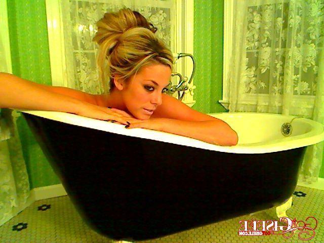 12P Pictures of teen chick Got Gisele getting all wet for you
