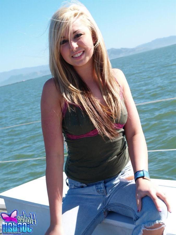 15P Pictures of teen star Hailee Jordan getting nude on a boat