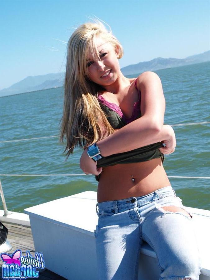 15P Pictures of teen star Hailee Jordan getting nude on a boat