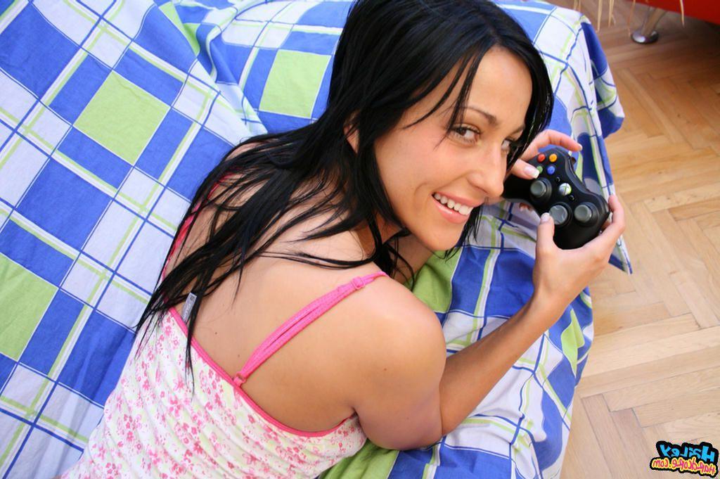 13P Pictures of Hailey Hardcore fucking after a wild bout of gaming